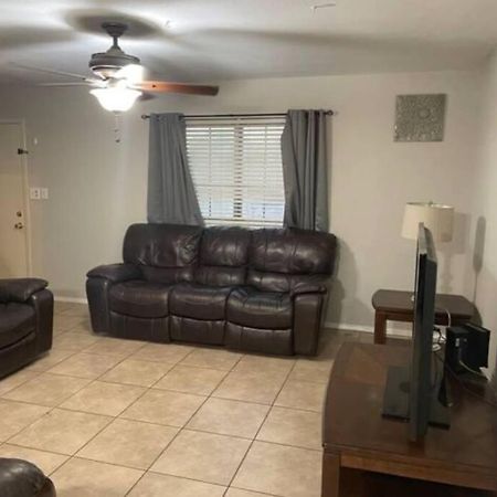 Great Getaway 2 Story Home! Harlingen Tx מראה חיצוני תמונה
