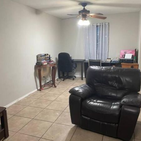 Great Getaway 2 Story Home! Harlingen Tx מראה חיצוני תמונה