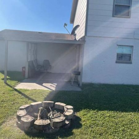 Great Getaway 2 Story Home! Harlingen Tx מראה חיצוני תמונה