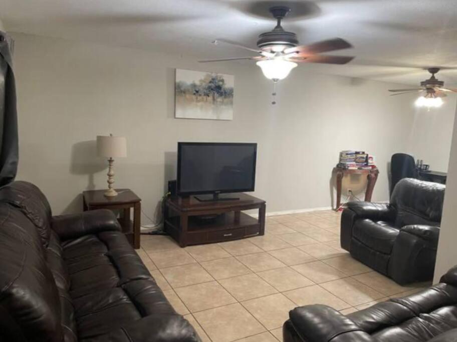 Great Getaway 2 Story Home! Harlingen Tx מראה חיצוני תמונה