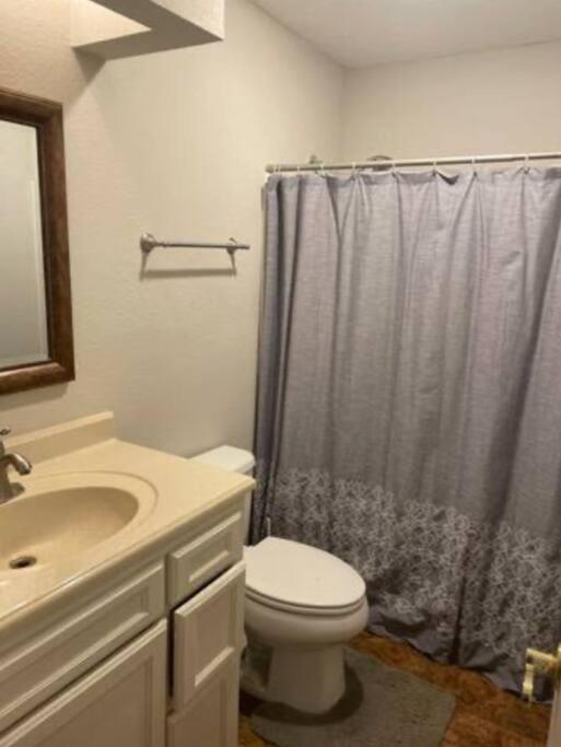 Great Getaway 2 Story Home! Harlingen Tx מראה חיצוני תמונה